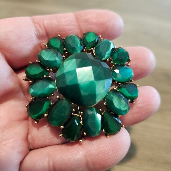 Vintage Signed Monet Cabochon Brooch Large Emerald Green Jewelry Pin Glam 80s - Picture 4 of 13